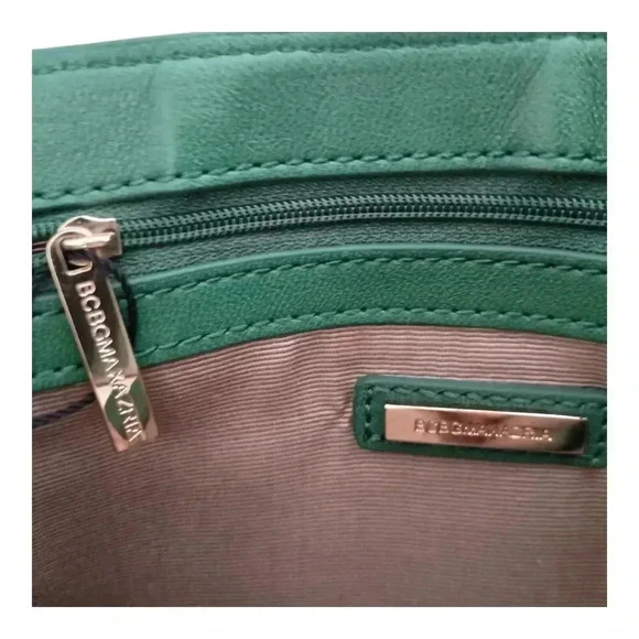 BCBG Maxazria Gretta Shoulder Bag Green Emerald Leather Quilted Tessel Small - Picture 9 of 10